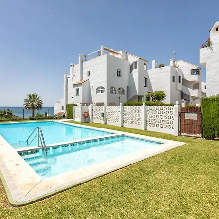 Front Sea View Apartman *