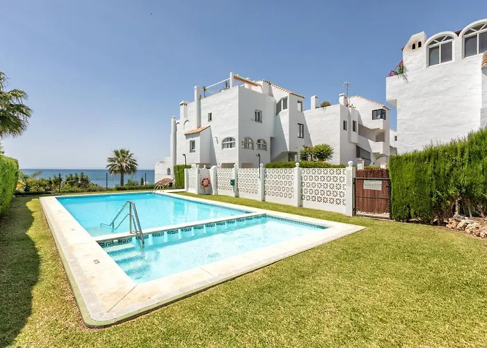 Front Sea View Apartment *