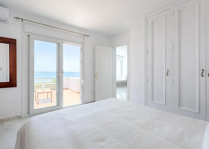 Front Sea View Apartman *