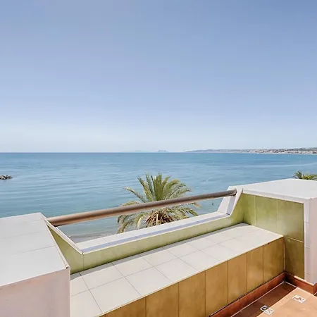 Апартаменти Front Sea View Естепона