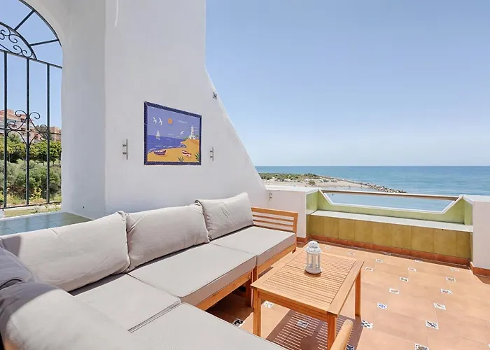 Front Sea View شقة